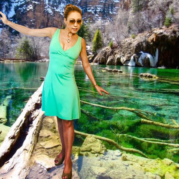 Patagonia V-Neck Outdoor Active Dress - Picture 7 of 8